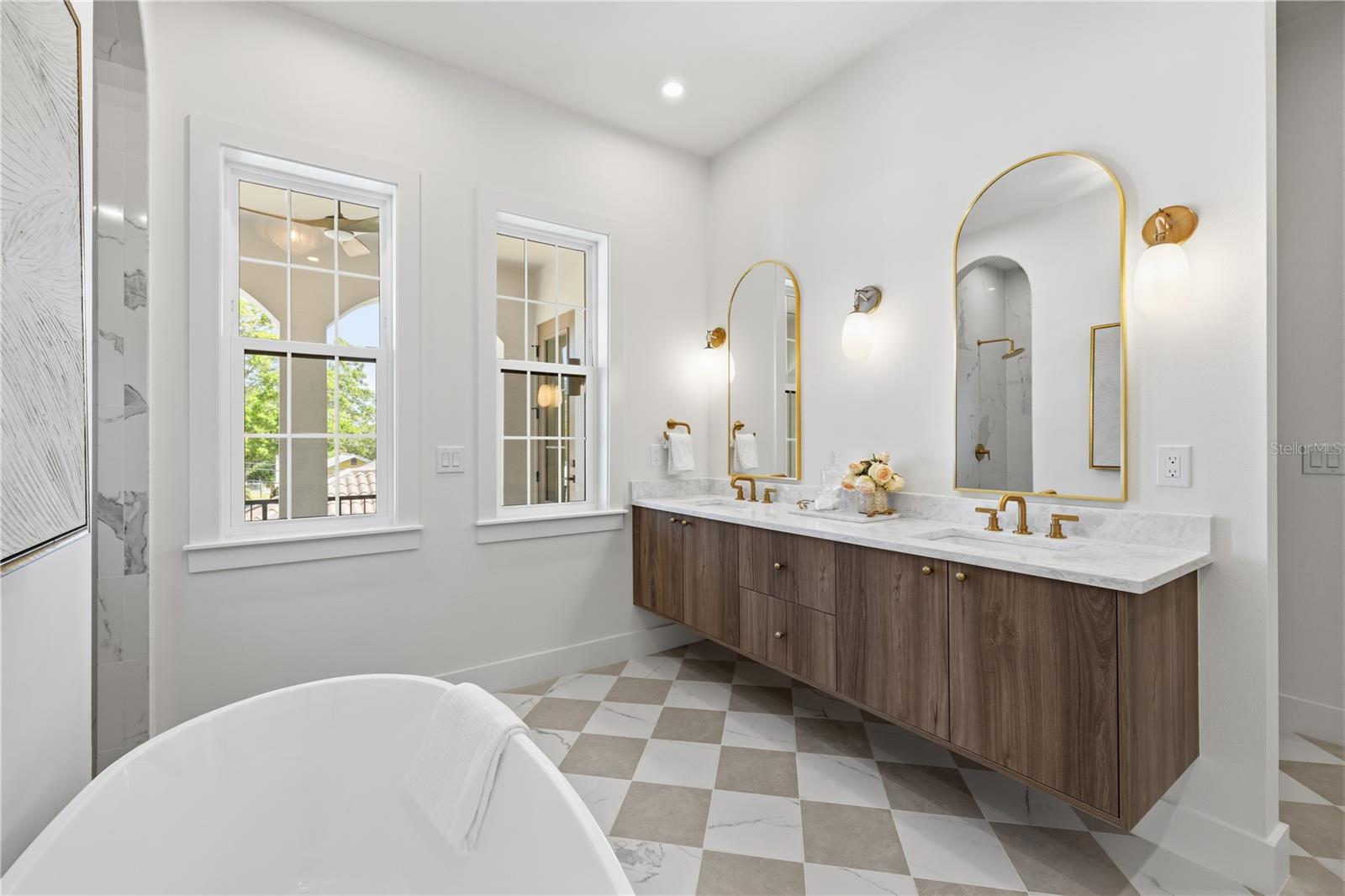 Image 42 of 62 For 221 43rd Avenue N