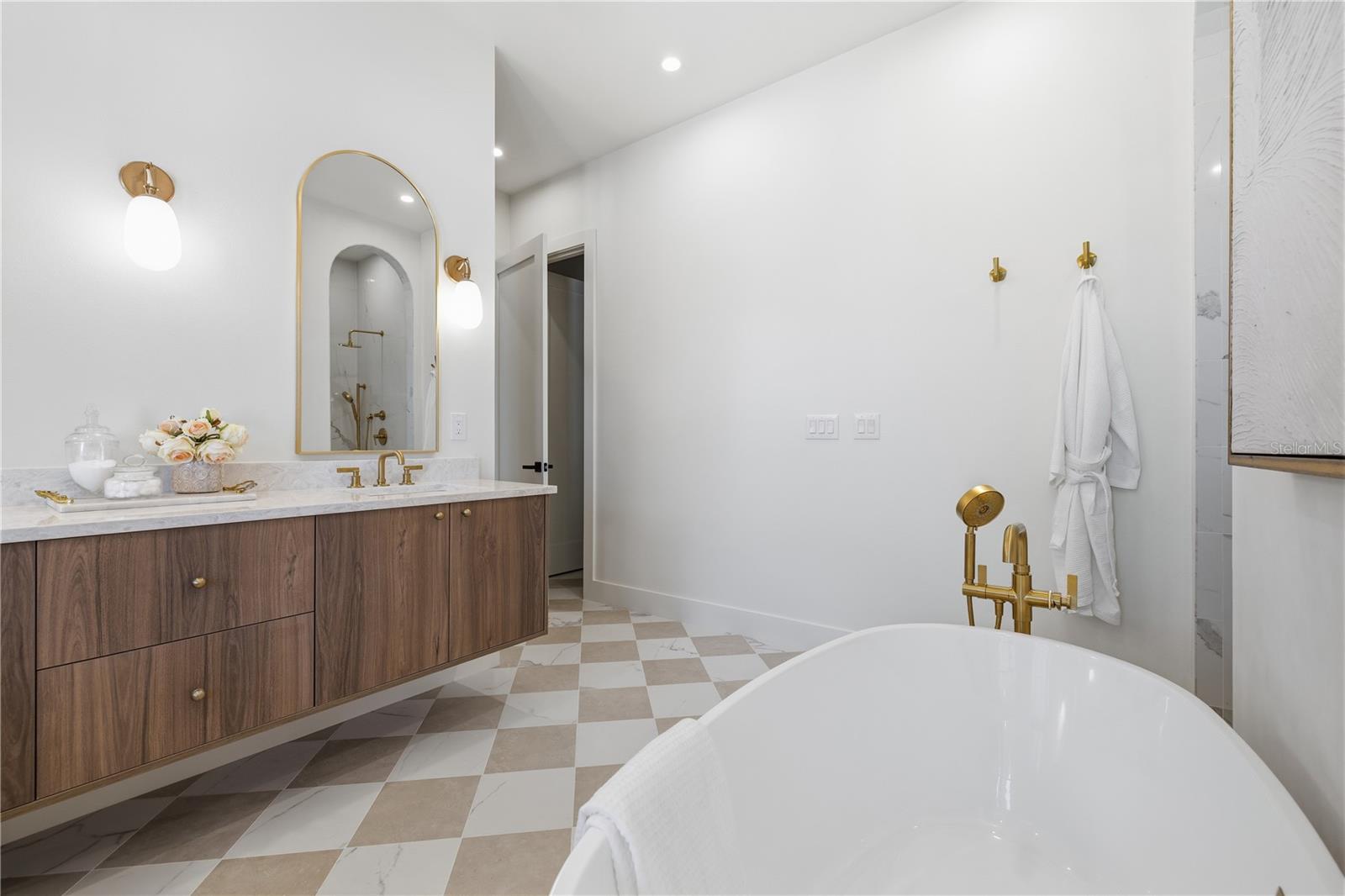 Image 43 of 62 For 221 43rd Avenue N