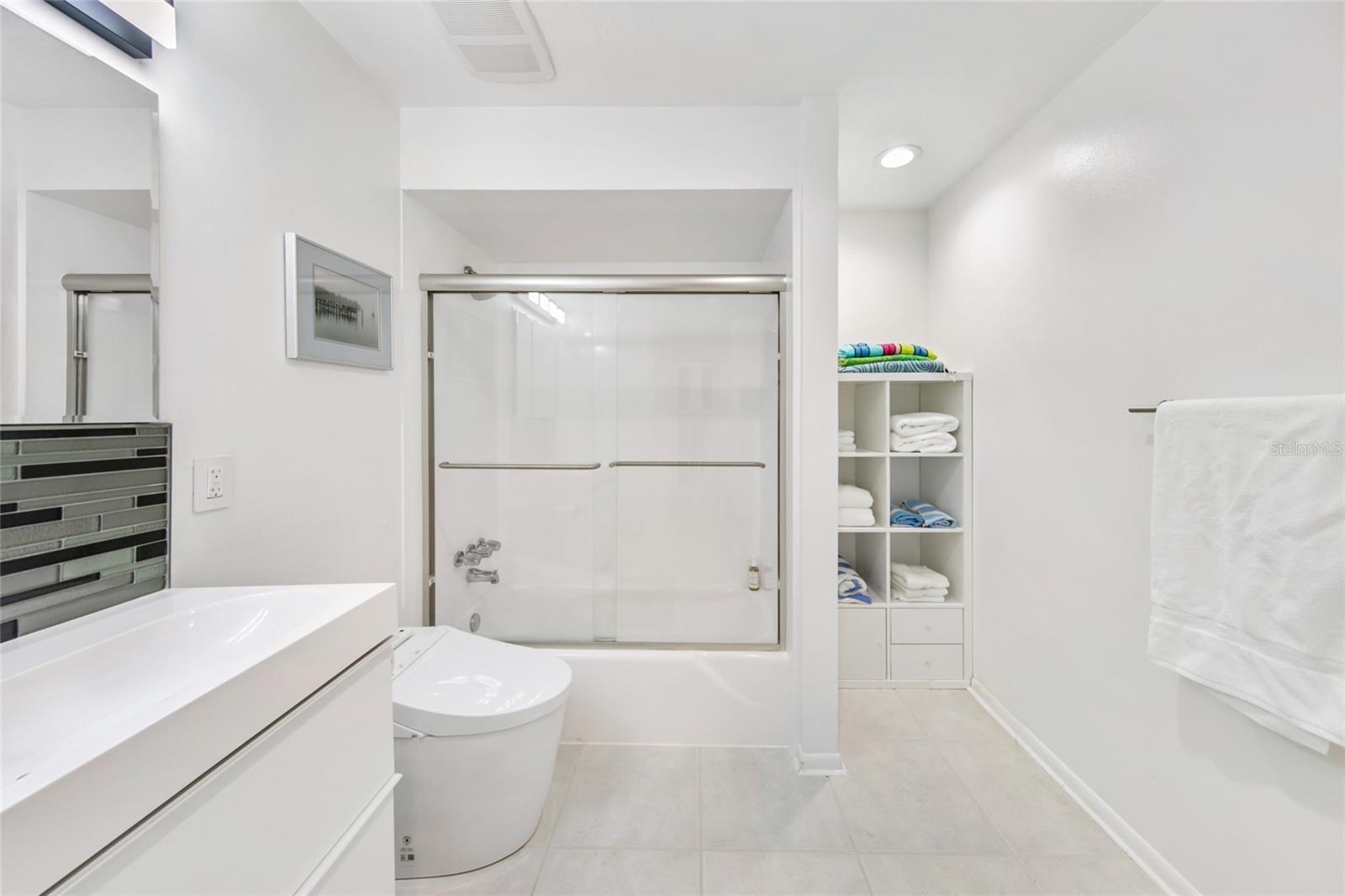 Image 7 of 17 For 6700 Gulf Of Mexico Drive 121