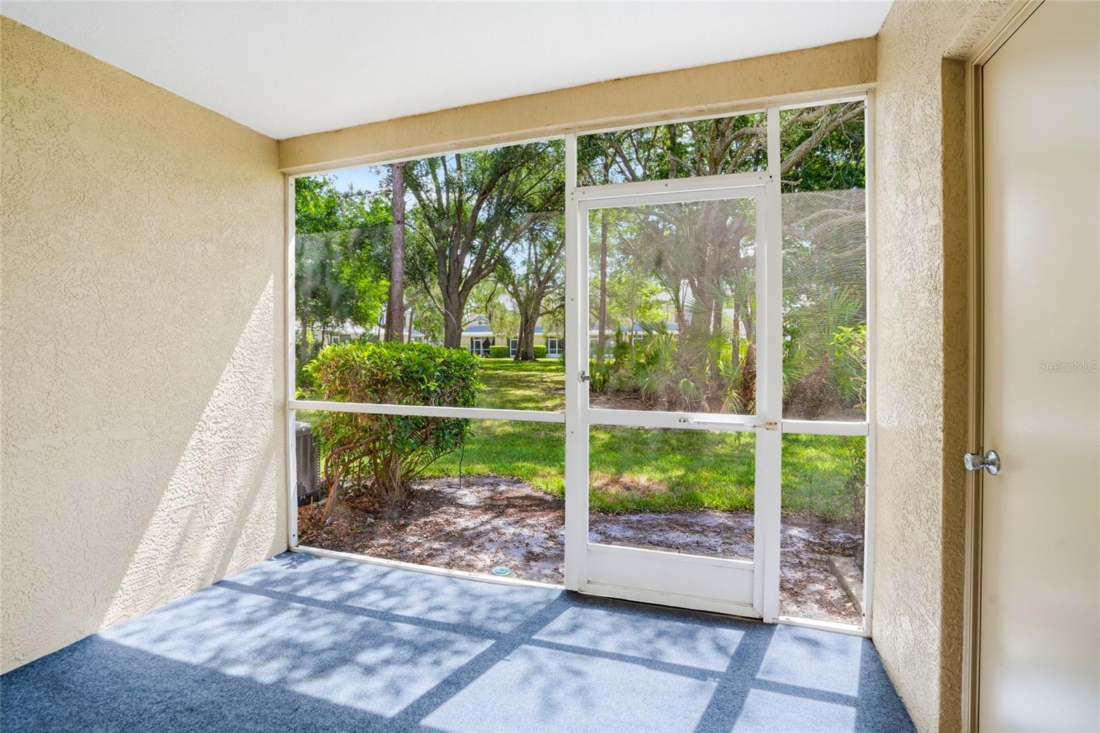 Image 23 of 34 For 12367 Berkeley Square Drive