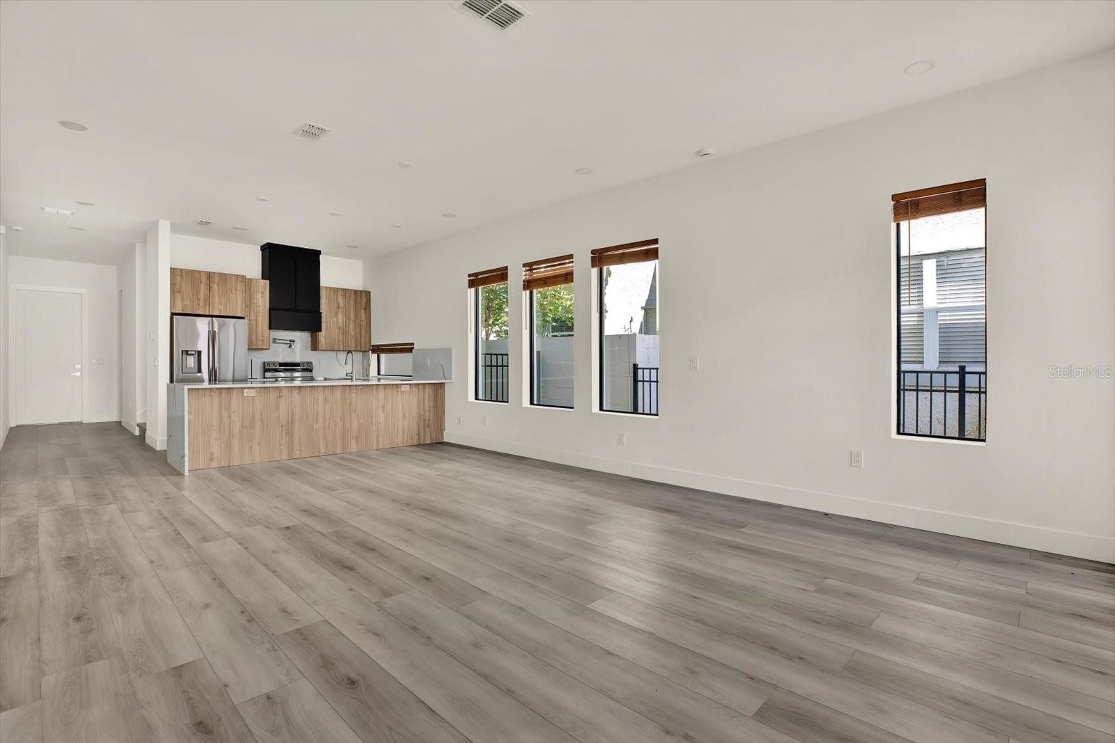 Image 10 of 33 For 1625 9th Avenue N