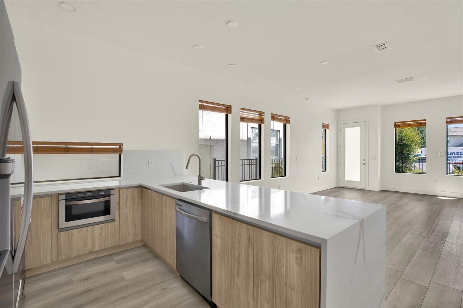 Image 13 of 33 For 1625 9th Avenue N