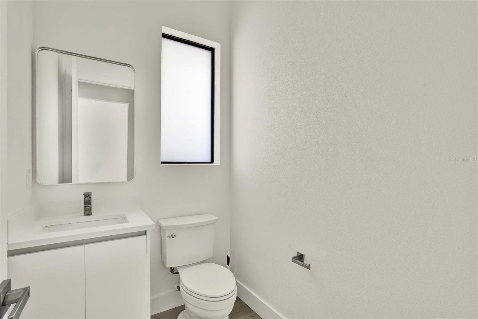 Image 14 of 33 For 1625 9th Avenue N