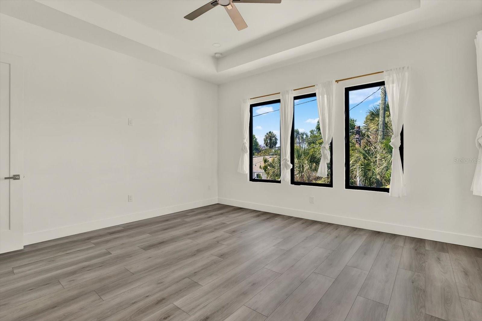 Image 17 of 33 For 1625 9th Avenue N