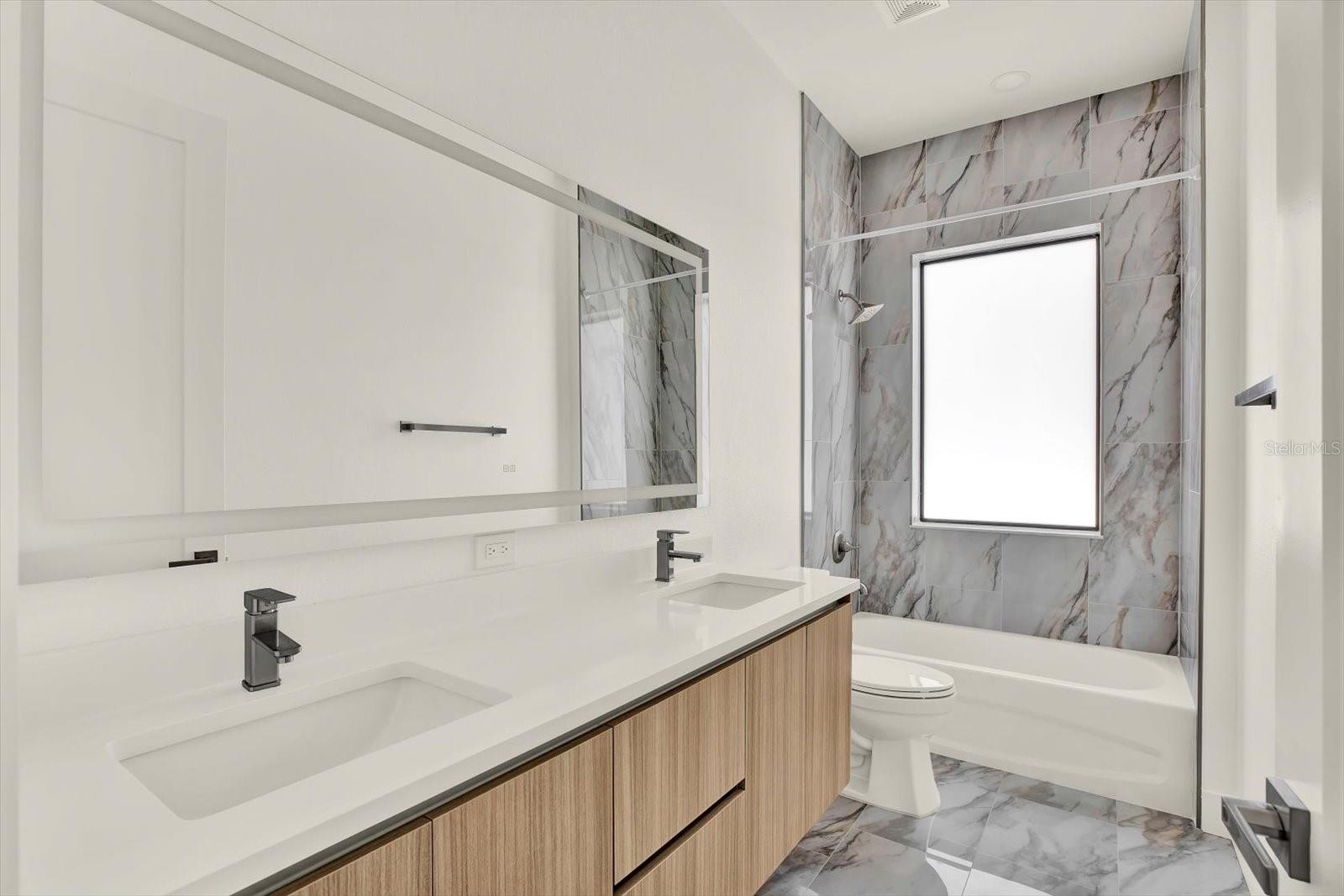 Image 22 of 33 For 1625 9th Avenue N