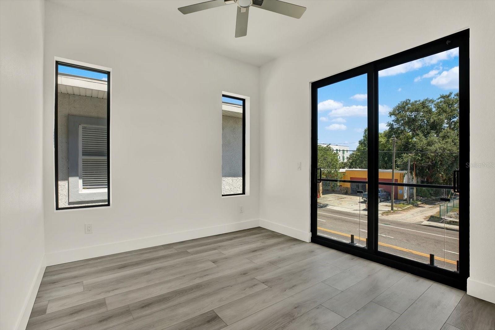 Image 23 of 33 For 1625 9th Avenue N