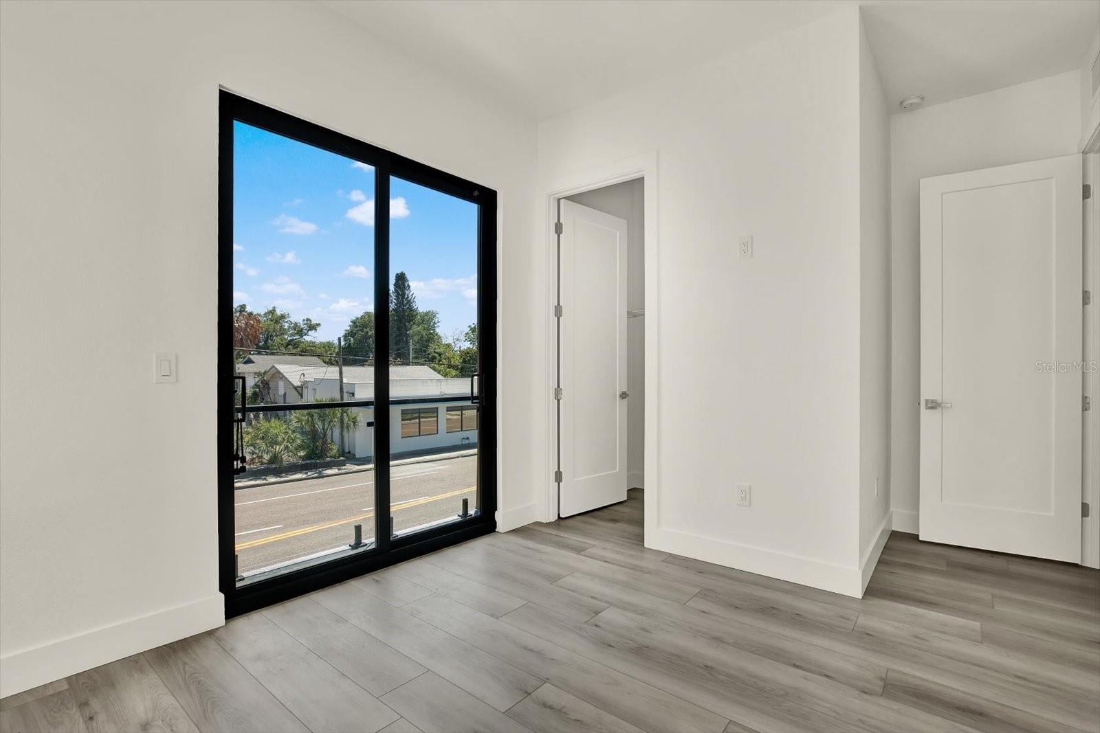 Image 24 of 33 For 1625 9th Avenue N