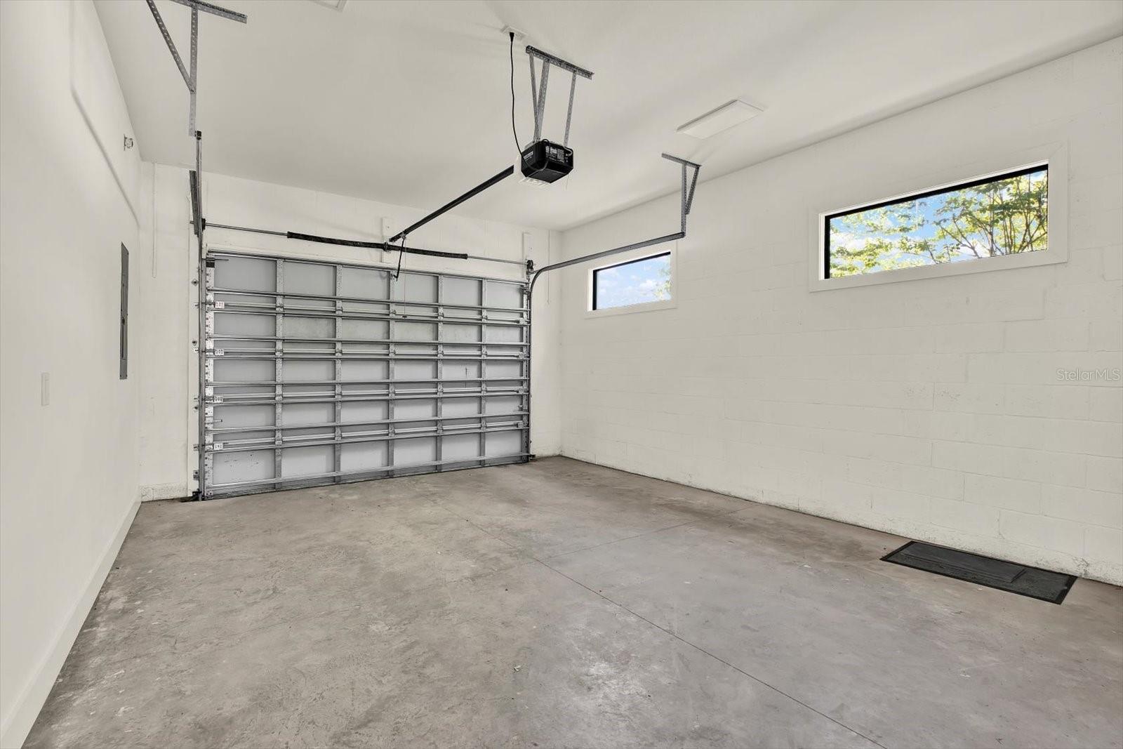 Image 28 of 33 For 1625 9th Avenue N