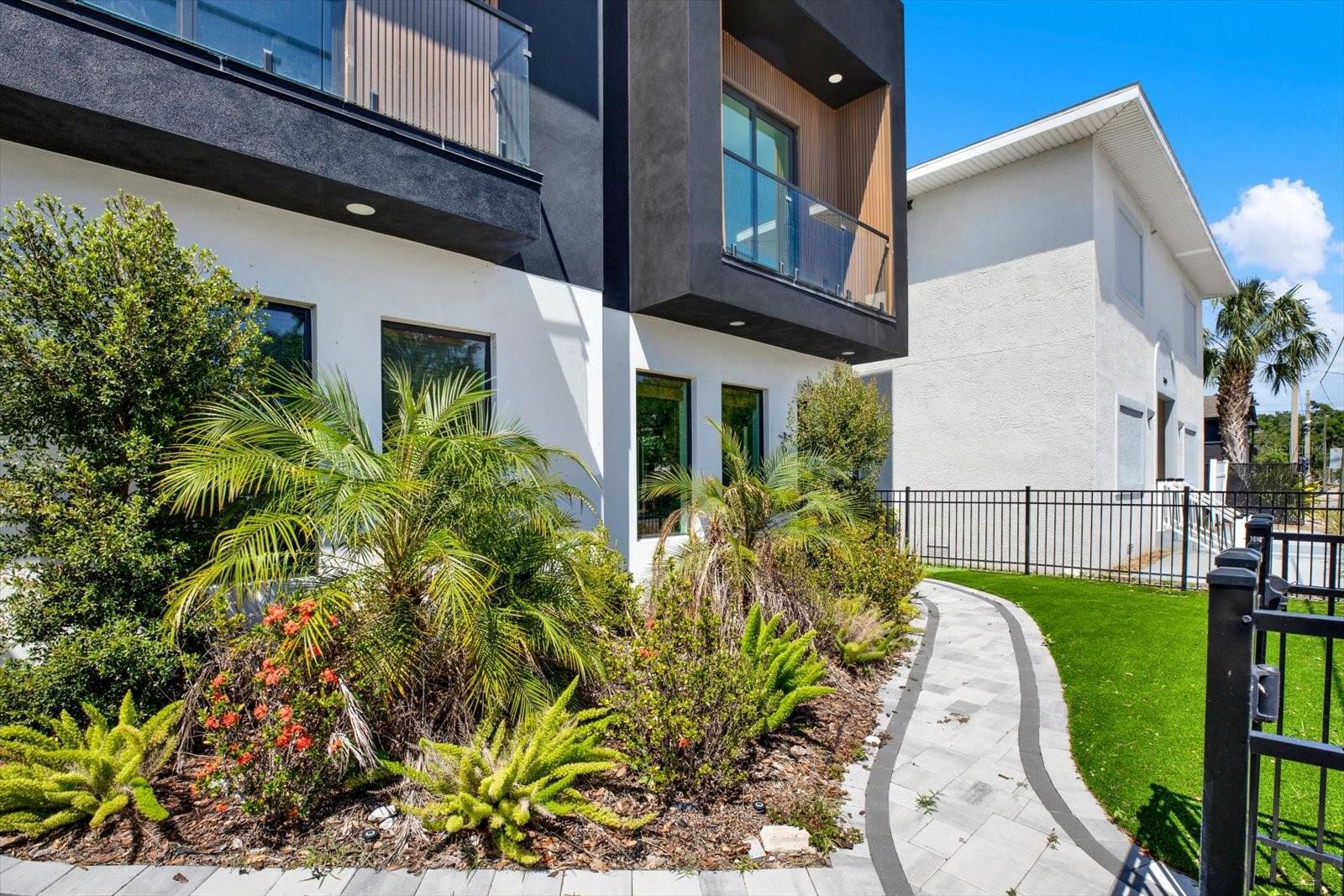 Image 4 of 33 For 1625 9th Avenue N