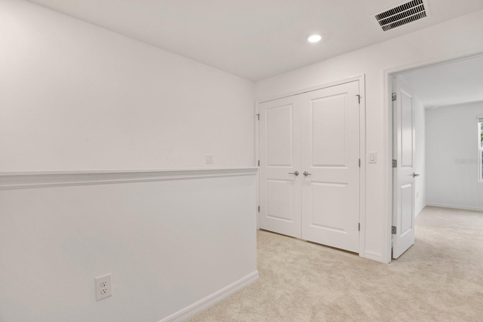 Listing photo id 13 for 2191 Hallier Cove