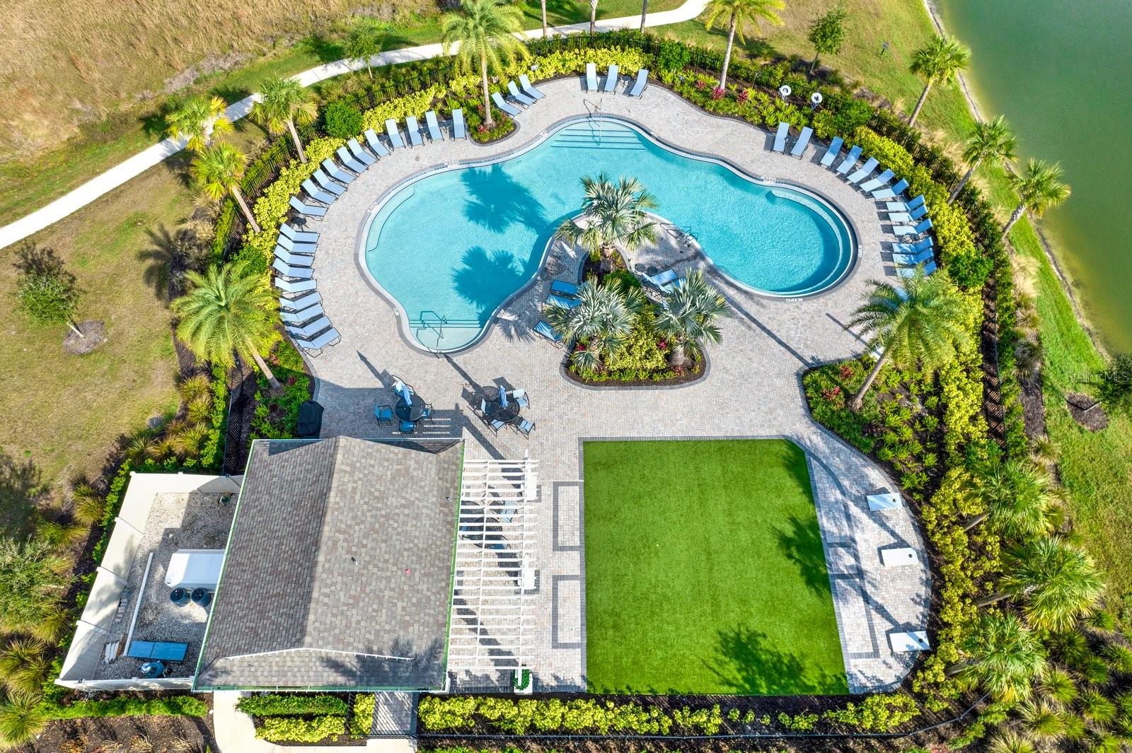 Listing photo id 29 for 2191 Hallier Cove