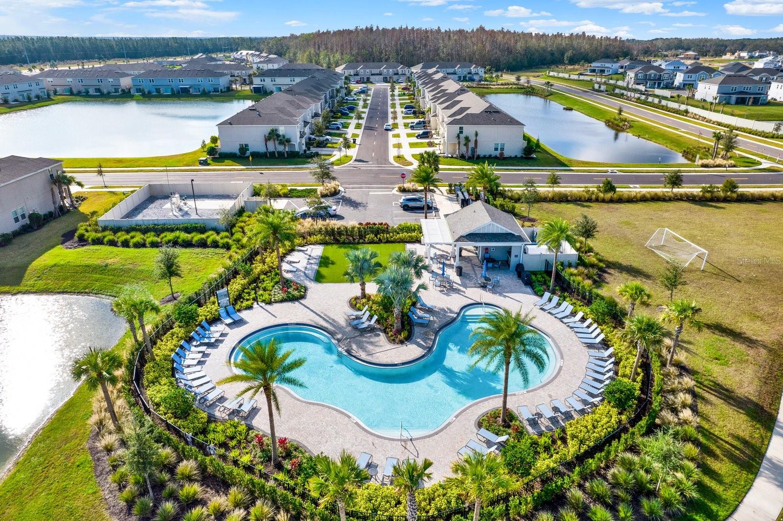 Listing photo id 30 for 2191 Hallier Cove