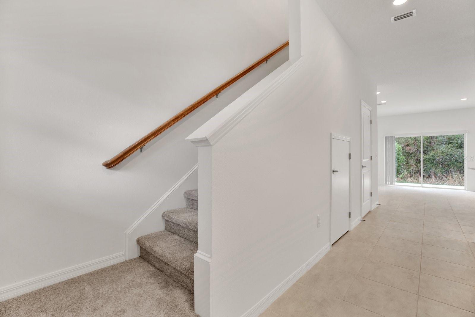 Listing photo id 2 for 2191 Hallier Cove