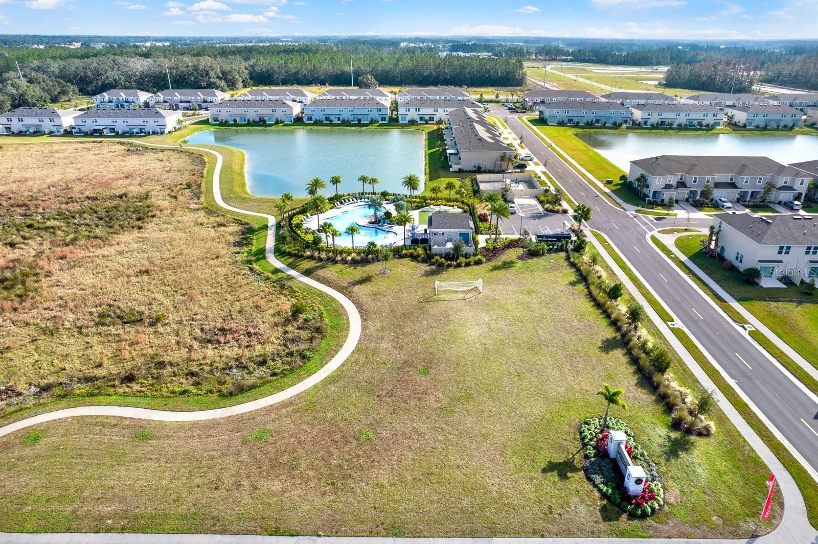 Listing photo id 38 for 2191 Hallier Cove