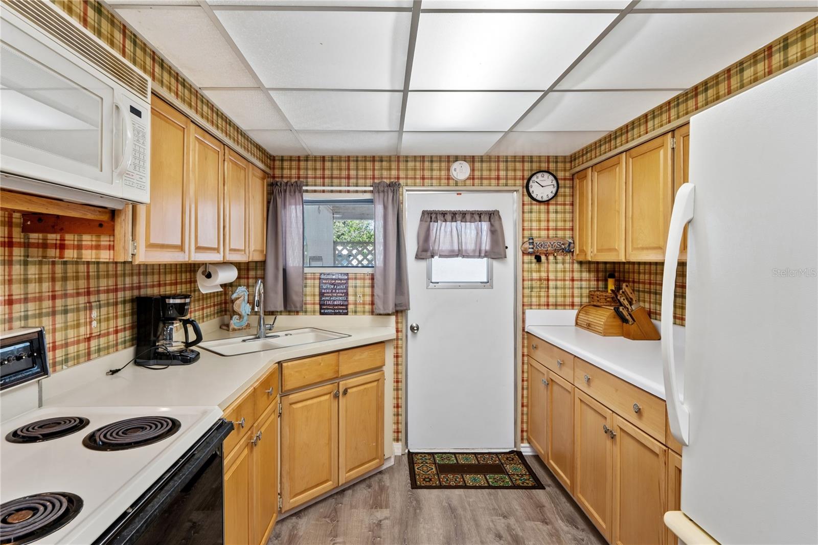 Image 4 of 60 For 8021 Western Circle Drive