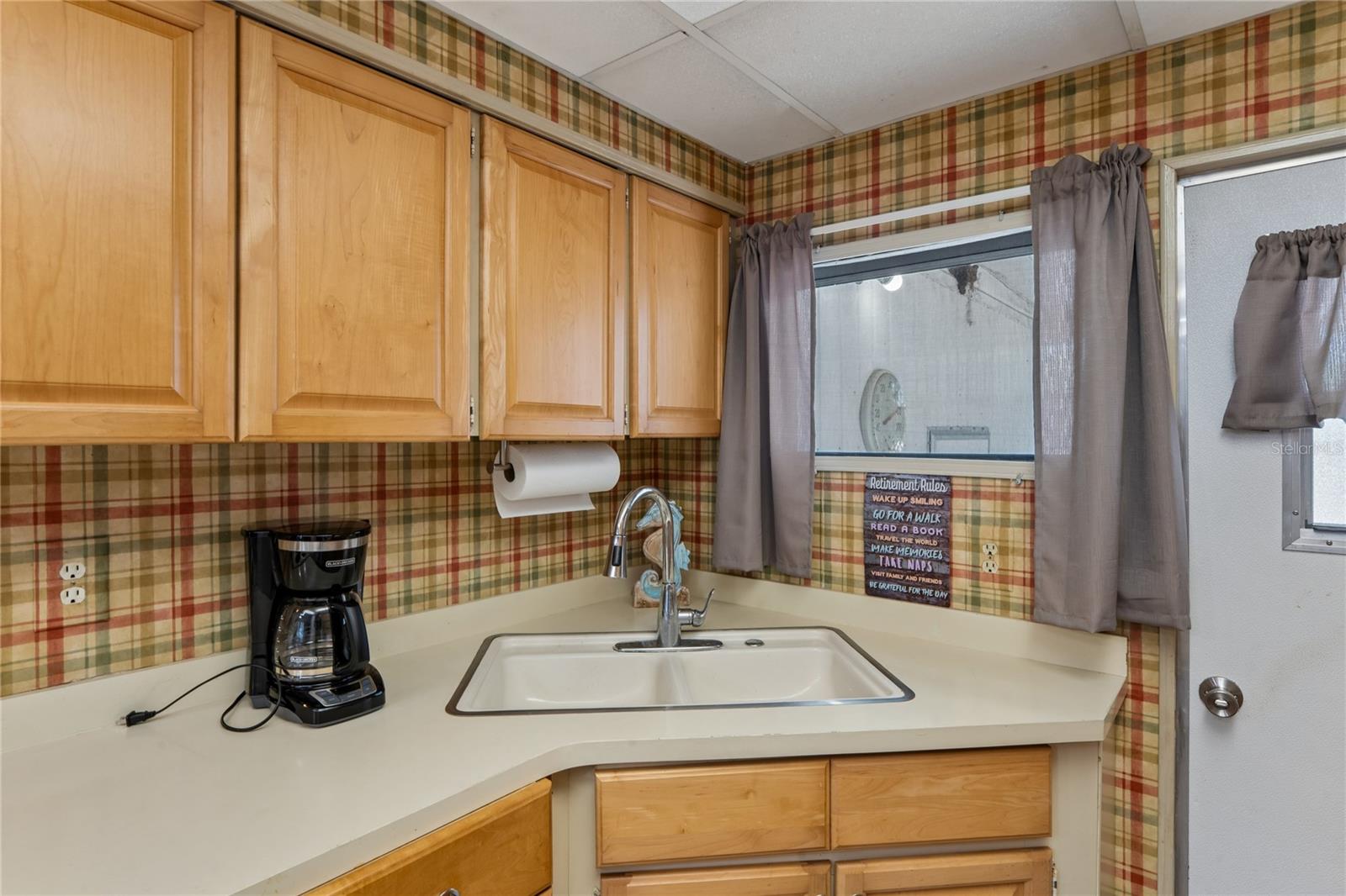 Image 6 of 60 For 8021 Western Circle Drive