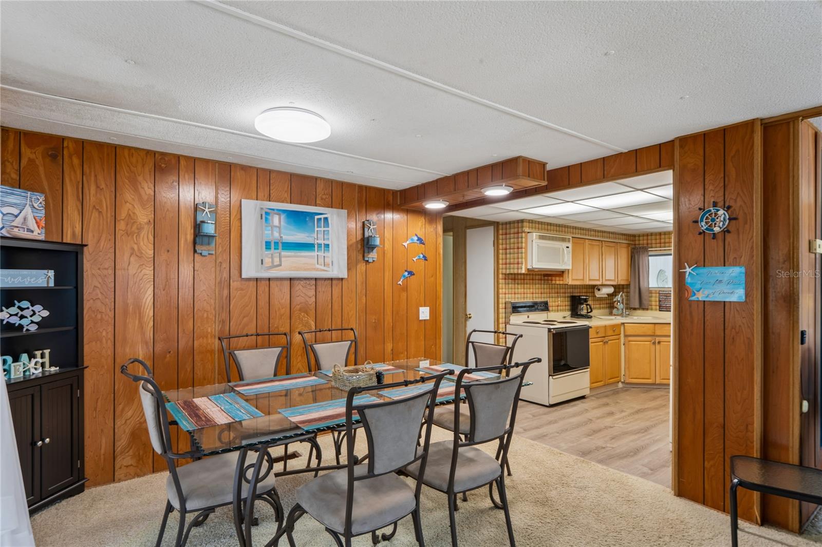 Image 9 of 60 For 8021 Western Circle Drive