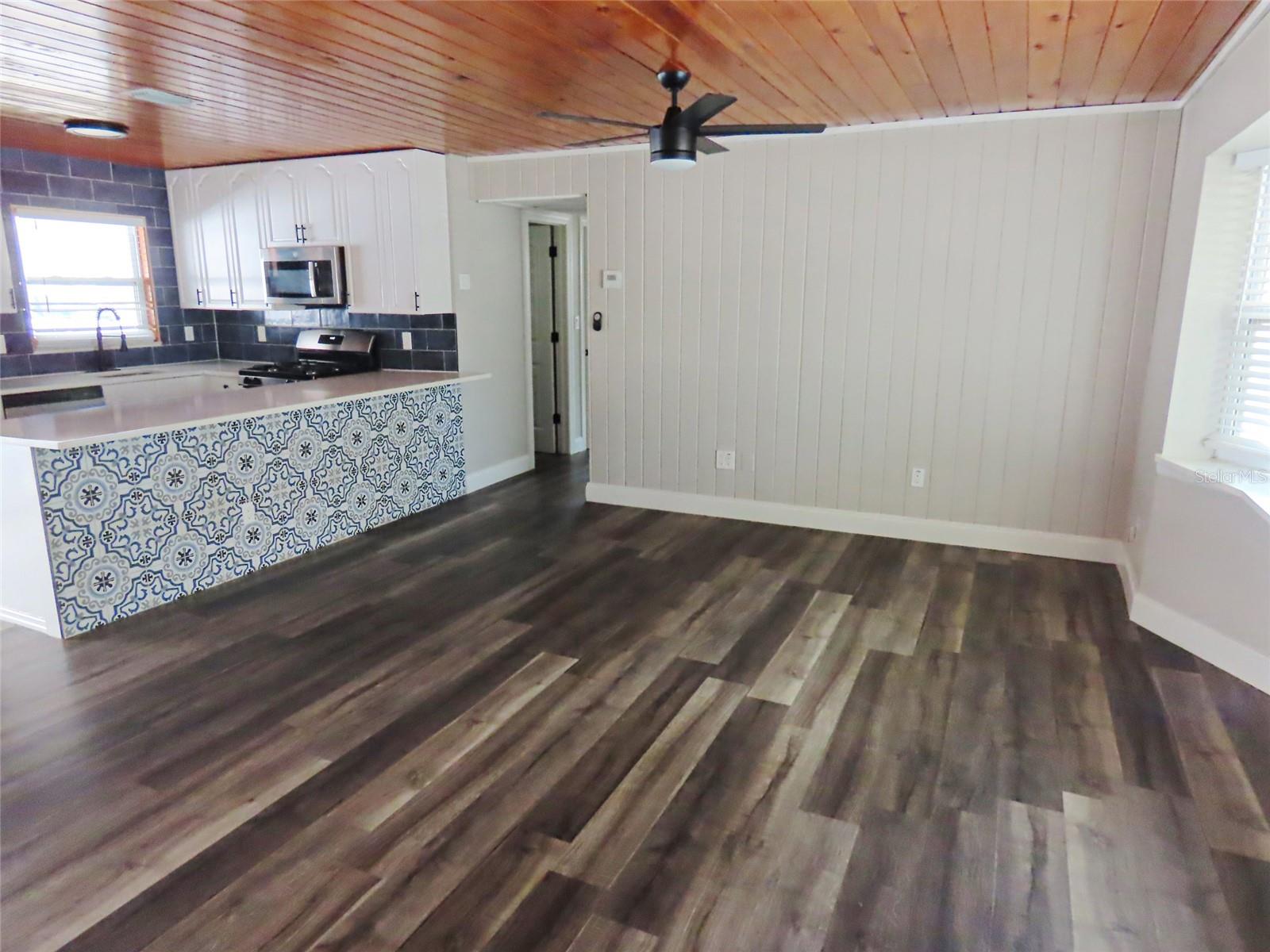 Image 15 of 27 For 8055 33rd Avenue N