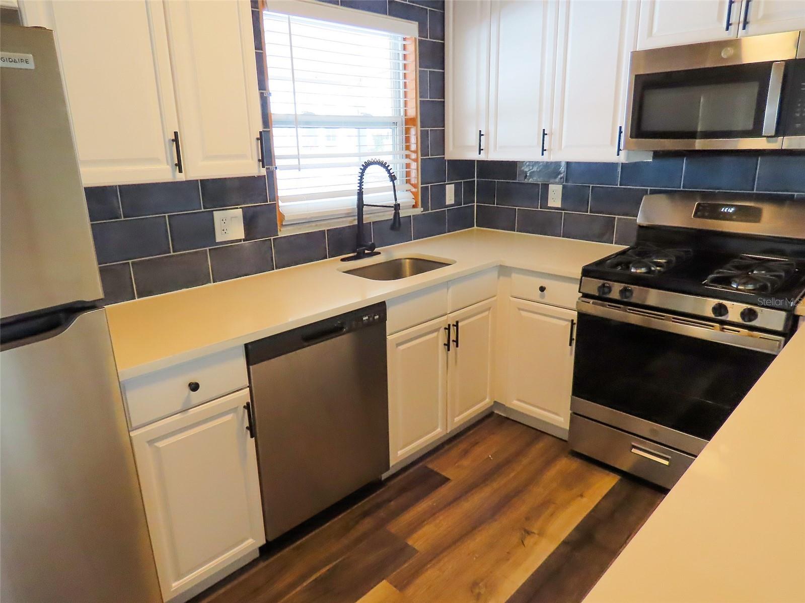 Image 16 of 27 For 8055 33rd Avenue N