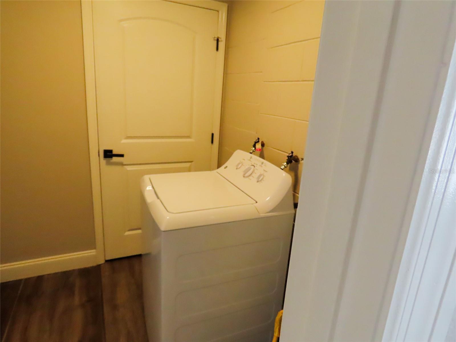 Image 18 of 27 For 8055 33rd Avenue N