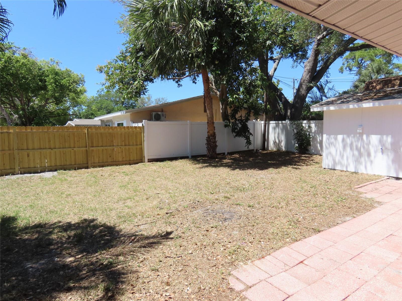 Image 7 of 27 For 8055 33rd Avenue N