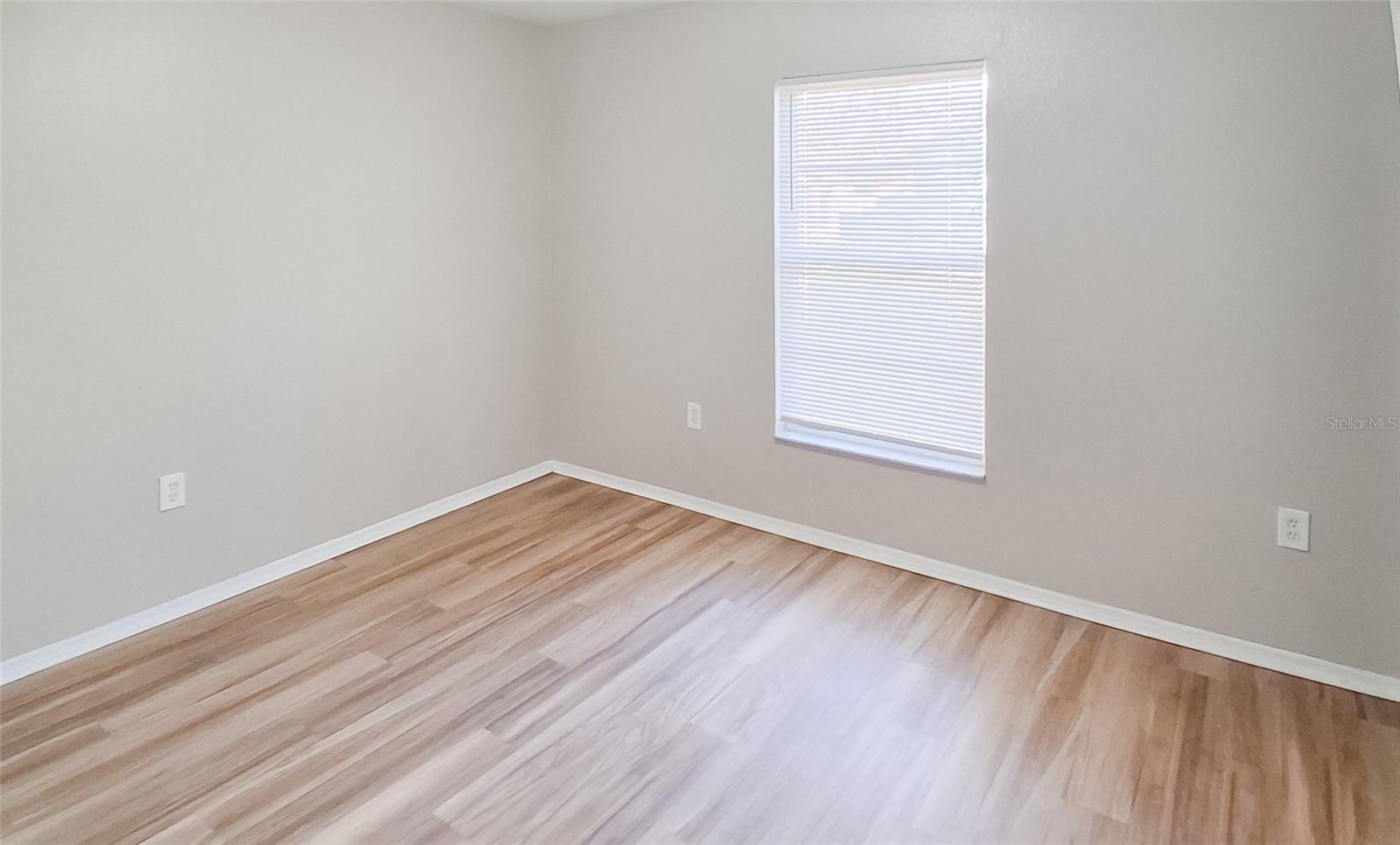 Image 15 of 17 For 4311 Thonotosassa Avenue