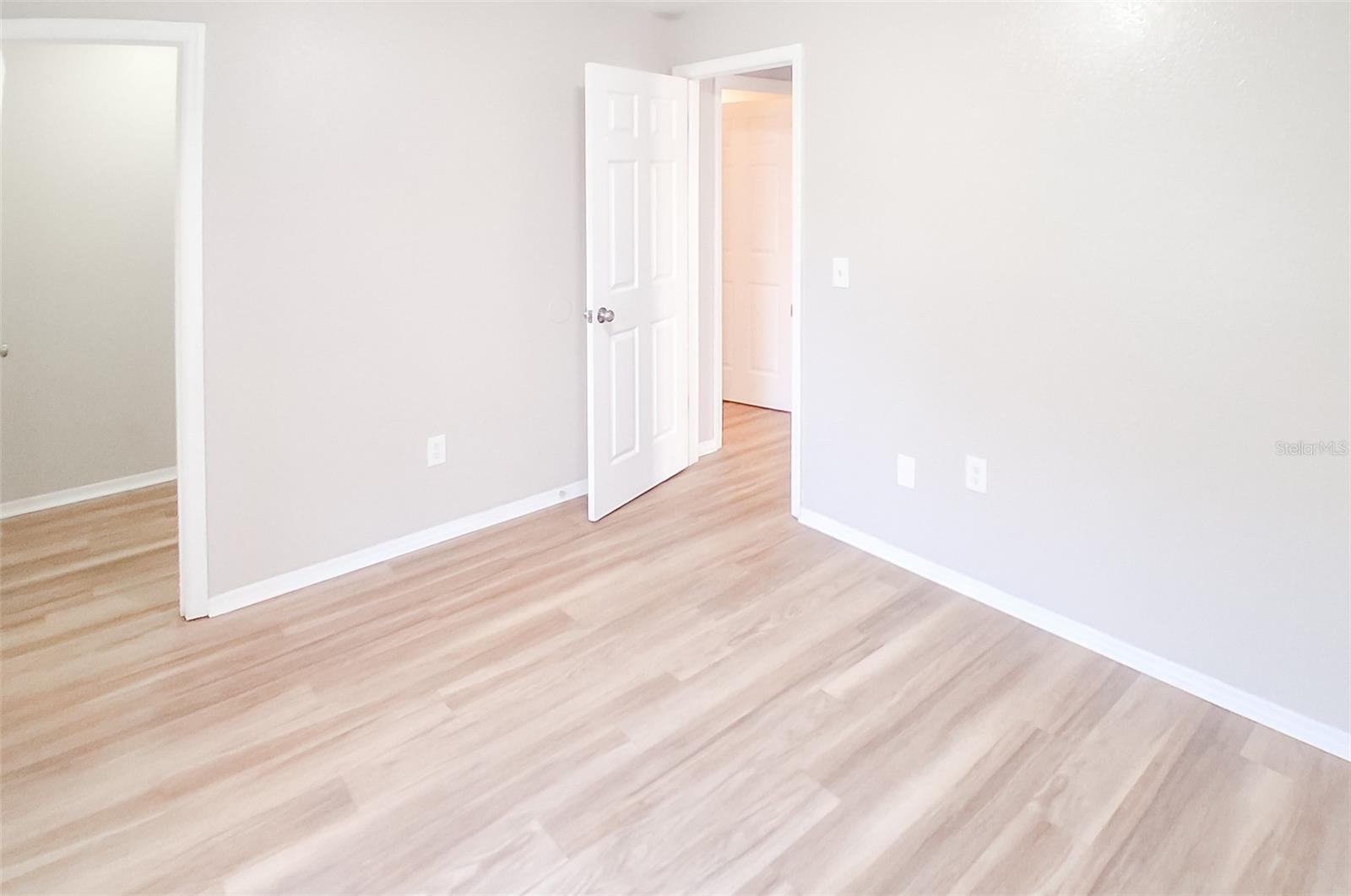 Image 16 of 17 For 4311 Thonotosassa Avenue