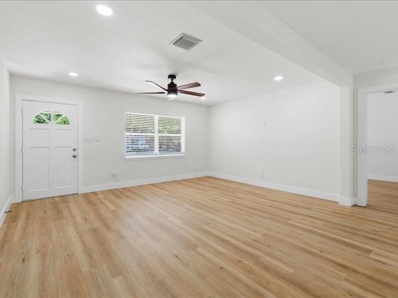 Image 13 of 44 For 1912 Hanna Avenue