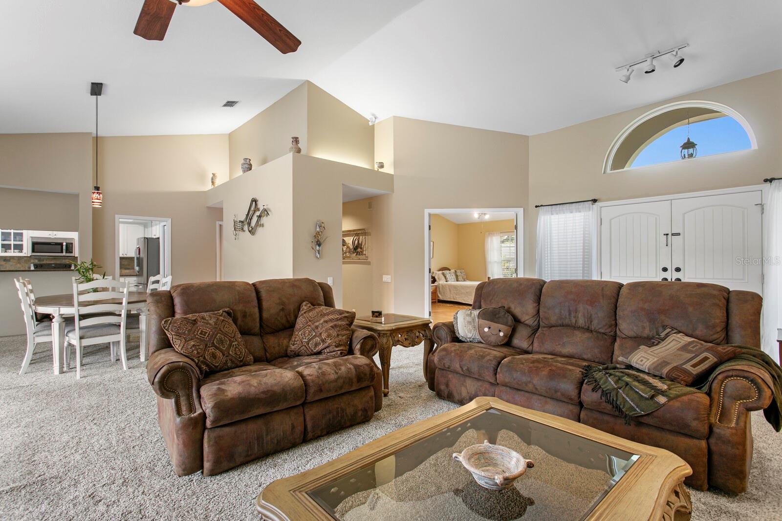 Image 12 of 50 For 6211 Iroquois Court