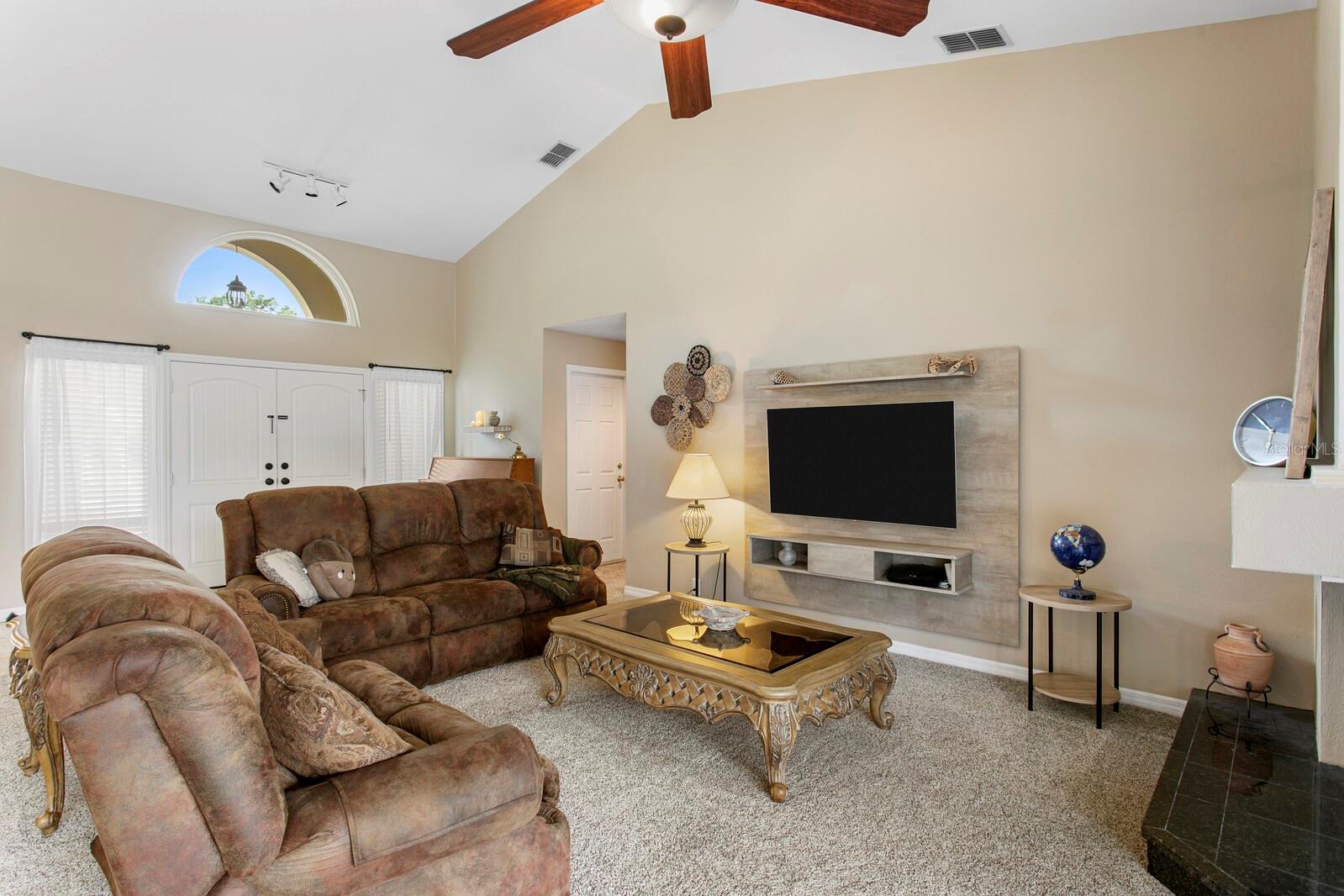 Image 13 of 50 For 6211 Iroquois Court