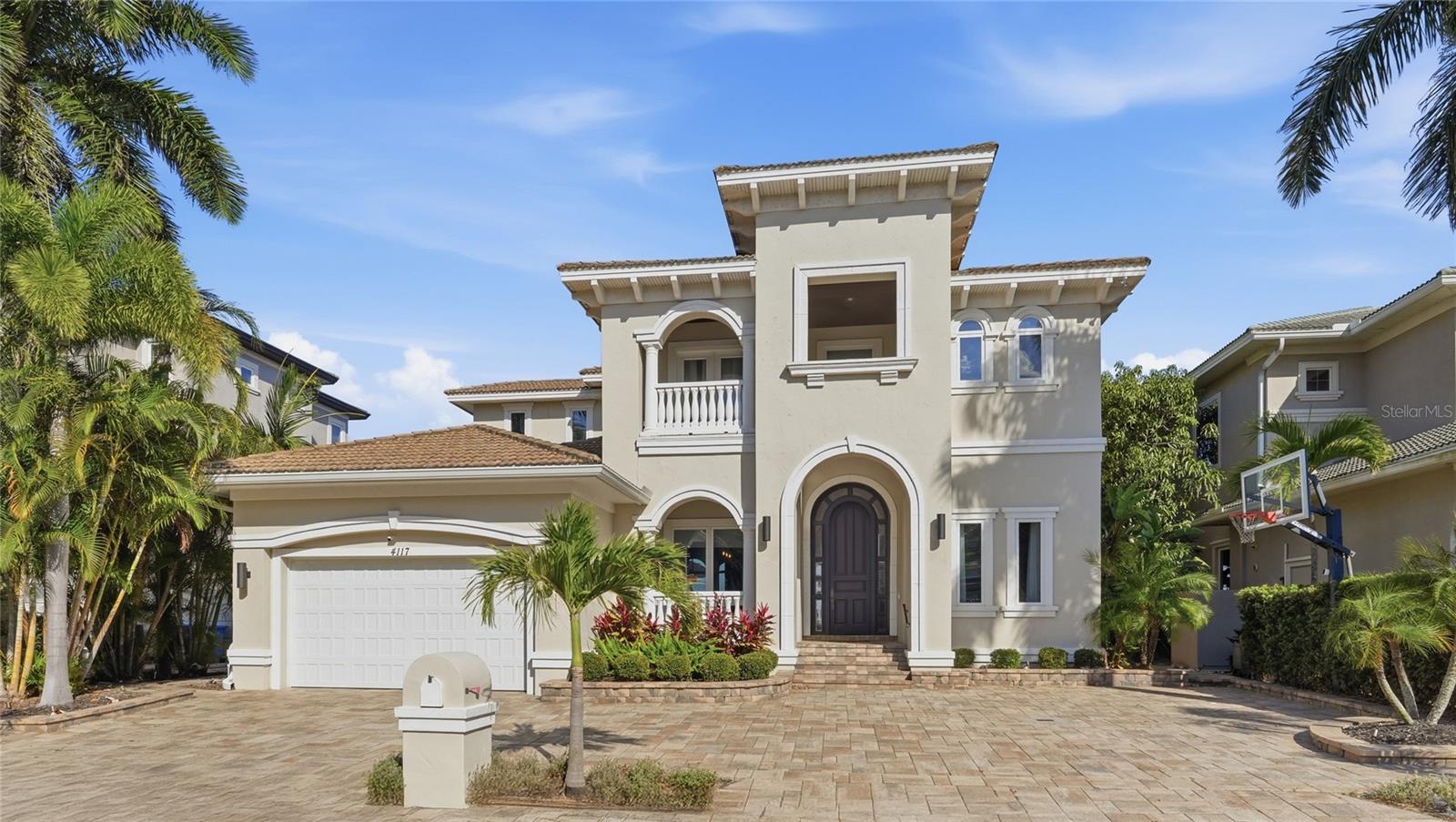 Image 4 of 61 For 4117 Causeway Vista Drive