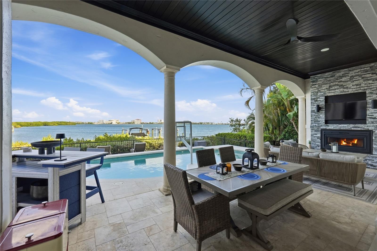 Image 6 of 61 For 4117 Causeway Vista Drive