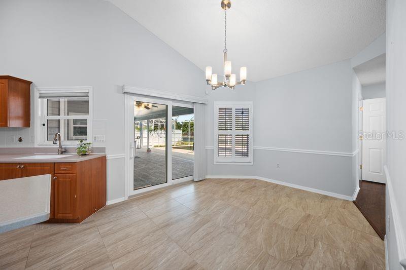 Image 15 of 56 For 5321 Gardens Dr