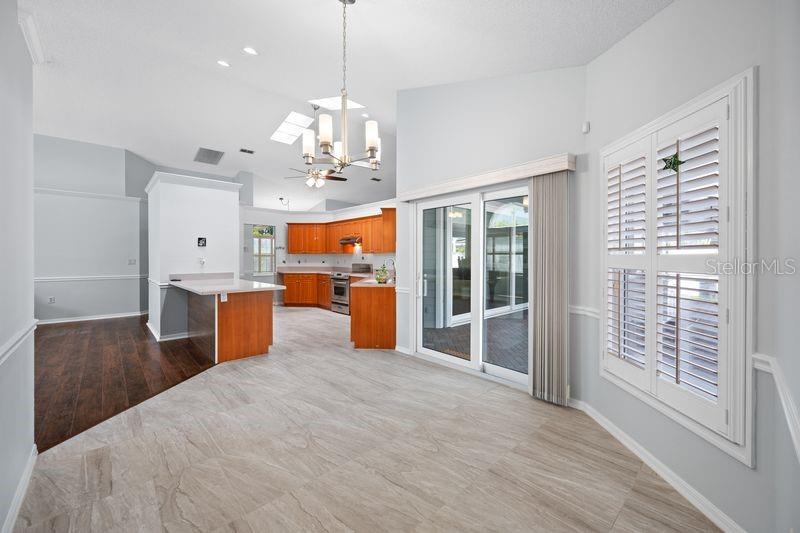 Image 16 of 56 For 5321 Gardens Dr