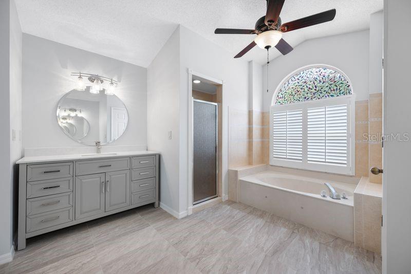 Image 24 of 56 For 5321 Gardens Dr