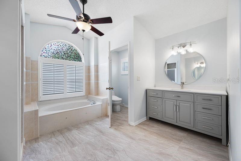 Image 25 of 56 For 5321 Gardens Dr