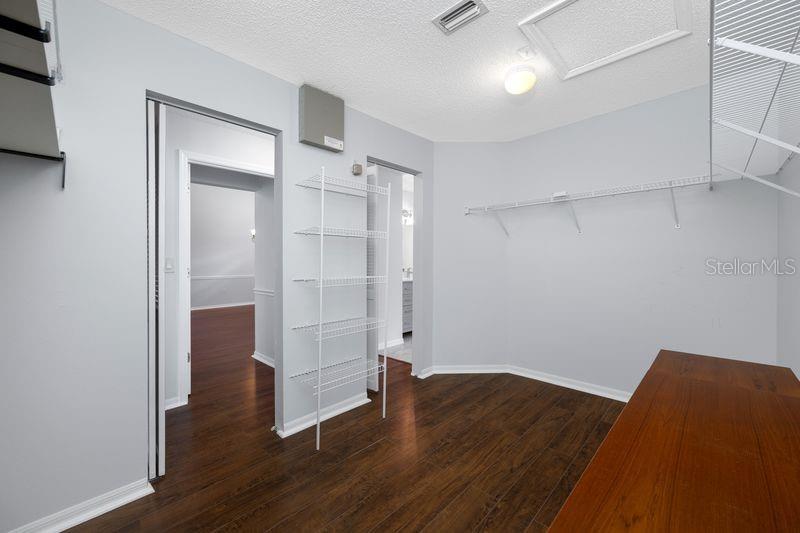 Image 27 of 56 For 5321 Gardens Dr