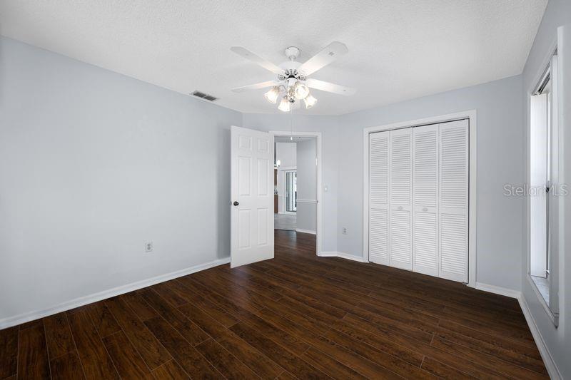 Image 29 of 56 For 5321 Gardens Dr