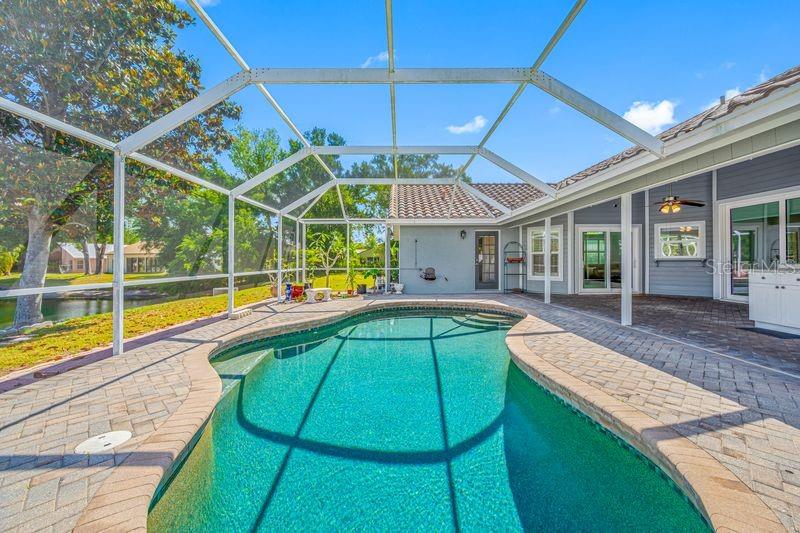 Image 37 of 56 For 5321 Gardens Dr