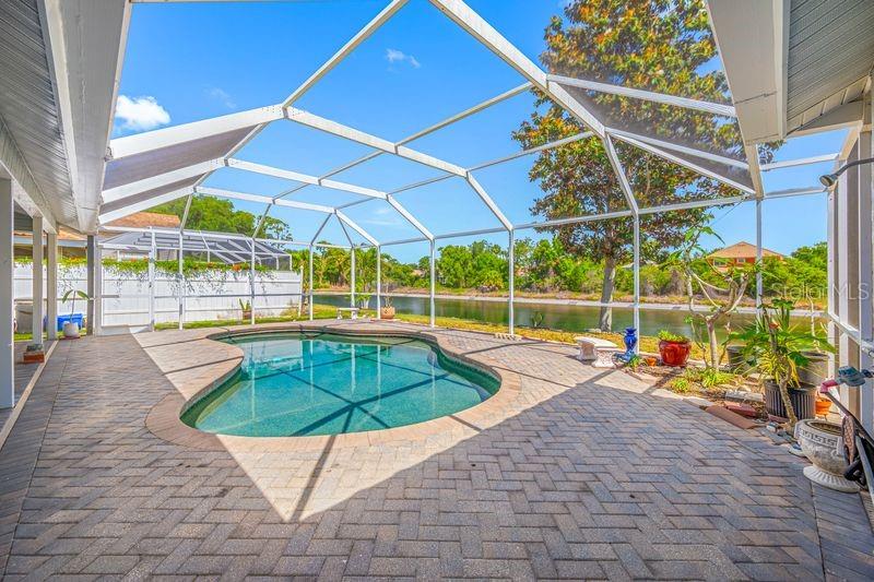 Image 39 of 56 For 5321 Gardens Dr