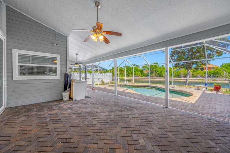 Image 40 of 56 For 5321 Gardens Dr