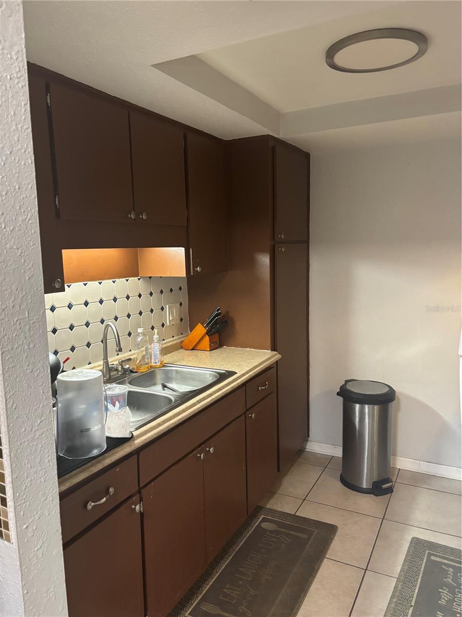 Image 3 of 11 For 6080 22nd Avenue N 3