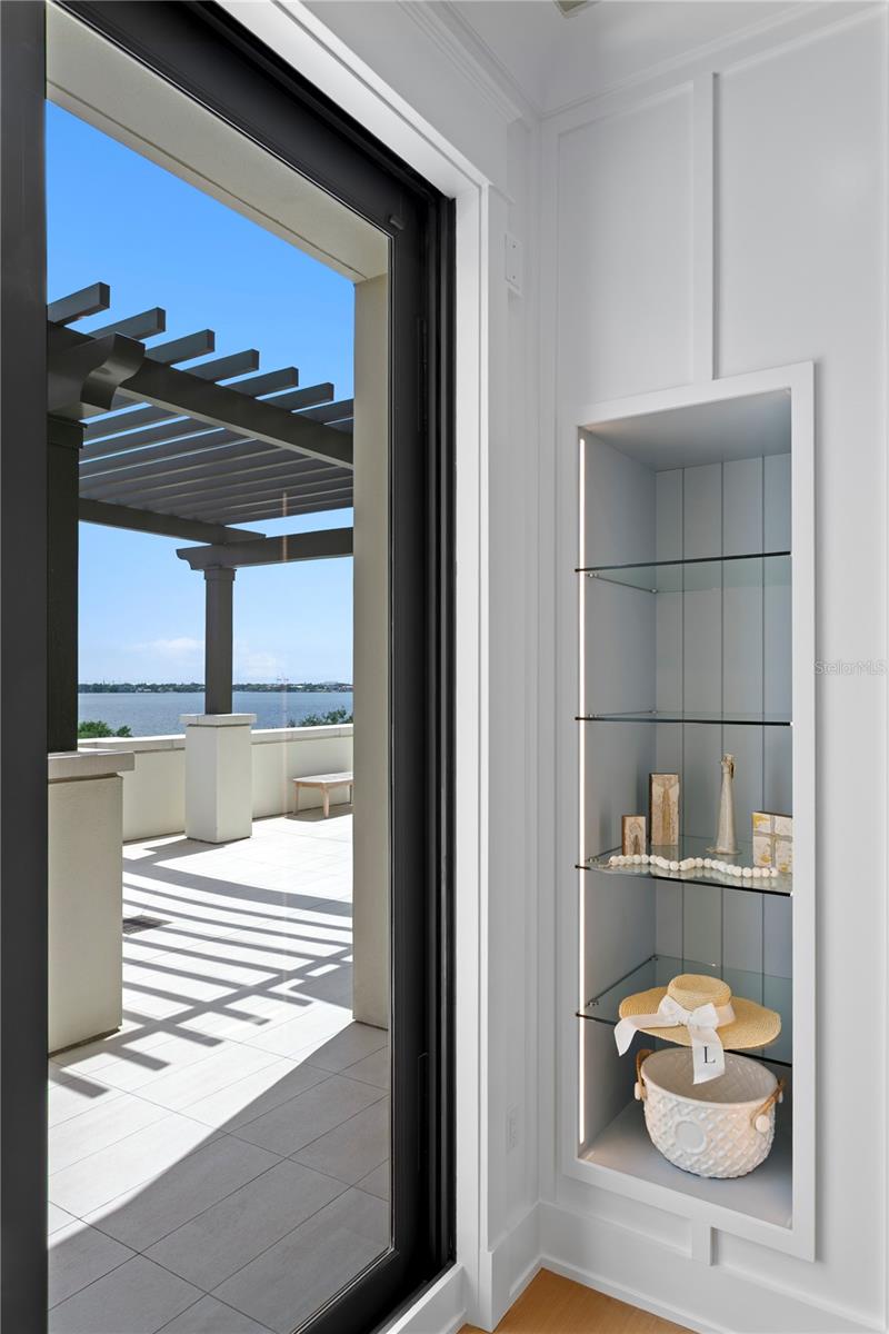 Image 18 of 55 For 2103 Bayshore Boulevard 504