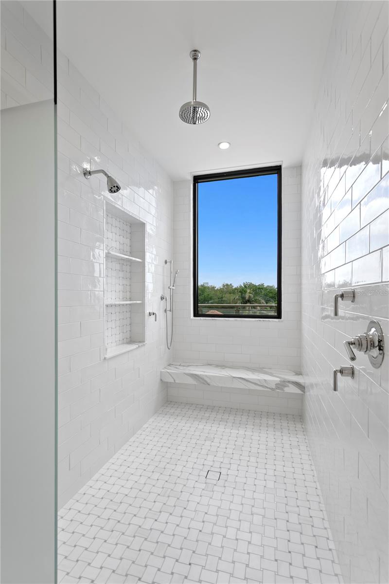 Image 22 of 55 For 2103 Bayshore Boulevard 504