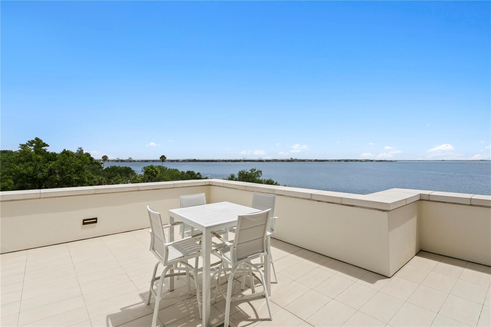 Image 34 of 55 For 2103 Bayshore Boulevard 504