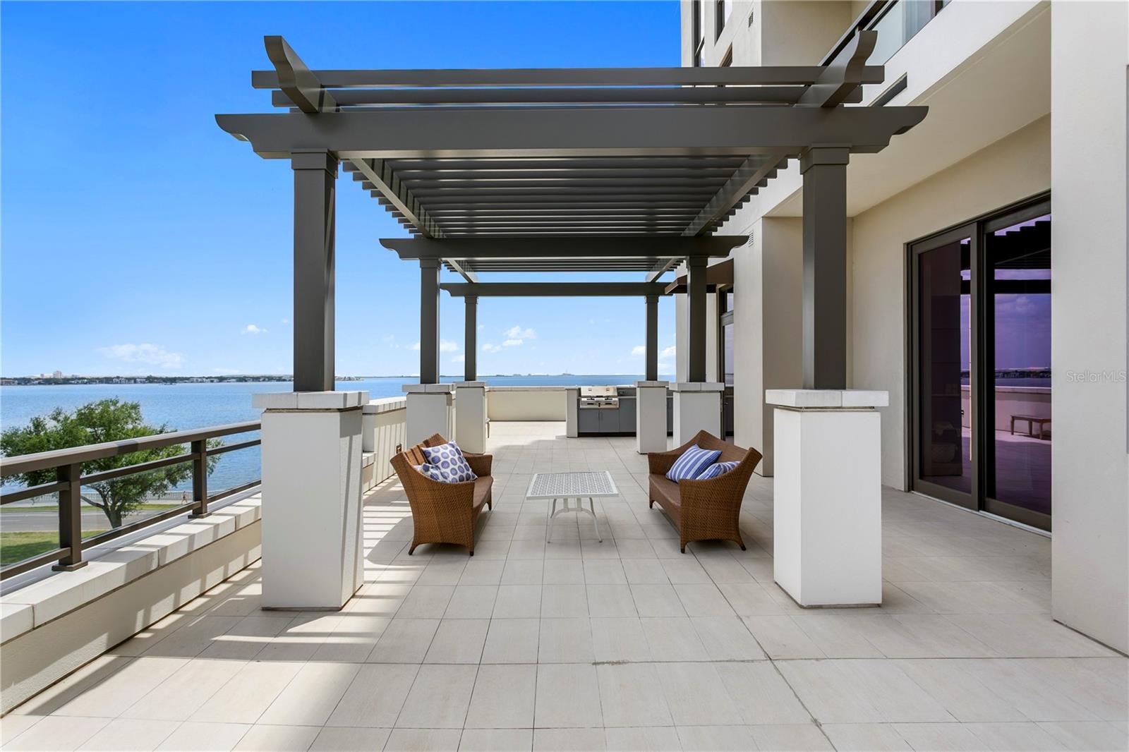 Image 37 of 55 For 2103 Bayshore Boulevard 504