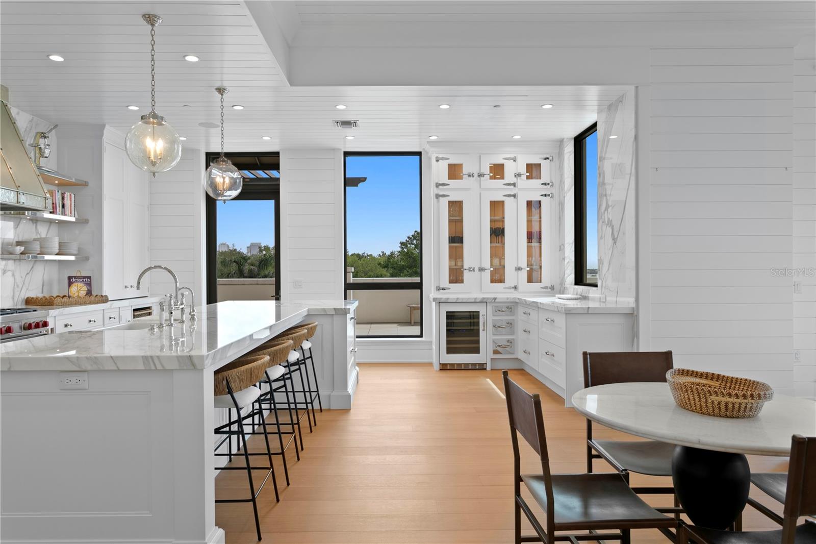 Image 7 of 55 For 2103 Bayshore Boulevard 504