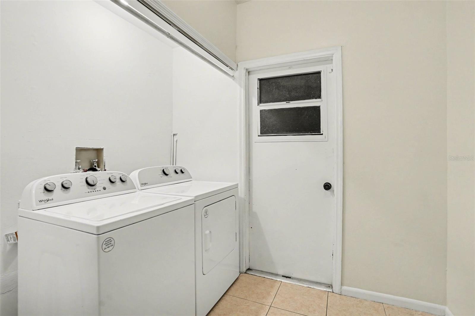 Image 16 of 34 For 4105 Spring Way Circle