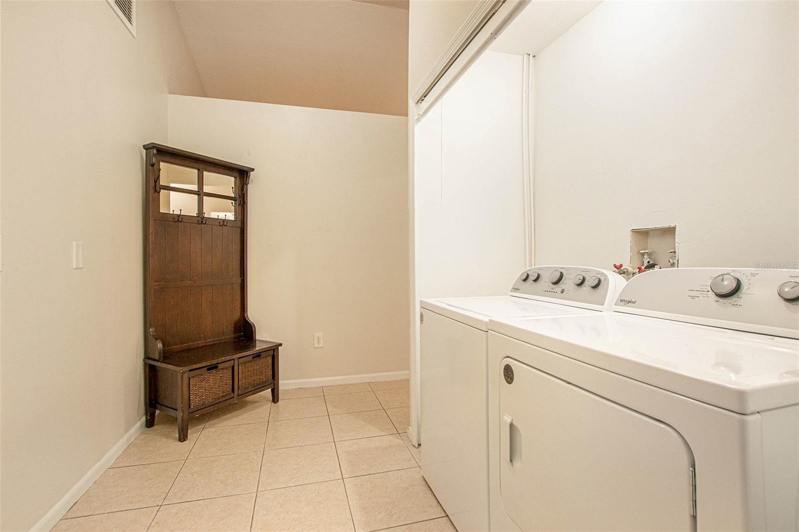 Image 17 of 34 For 4105 Spring Way Circle