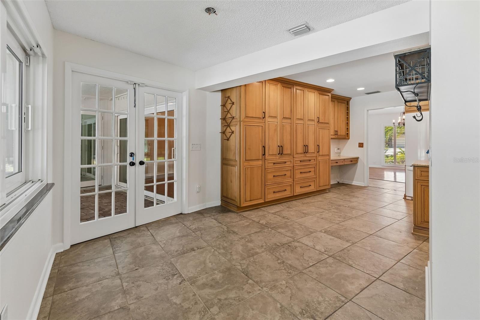 Image 8 of 26 For 3319 Cheviot Drive